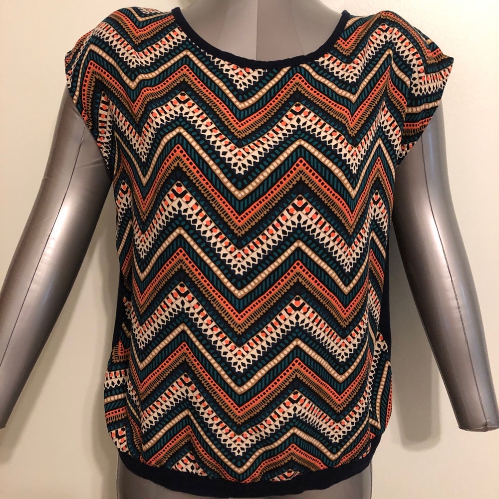 🌸 Zip back cap sleeve blouse